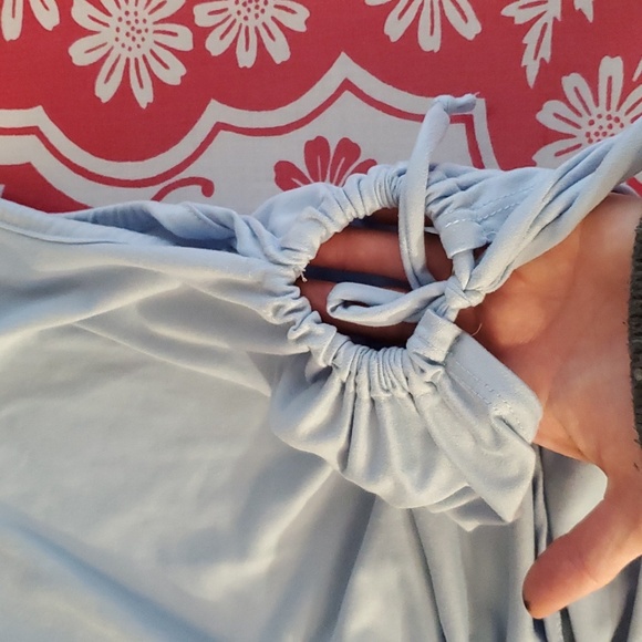 3/$25 Adjustable side tie crop top sz small - Picture 3 of 9